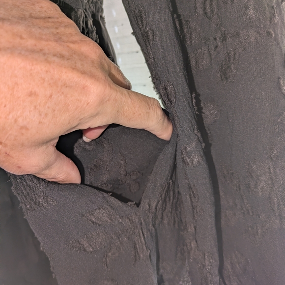 Chic Black Long Sleeve Dress with Lace Trim - Picture 4 of 6